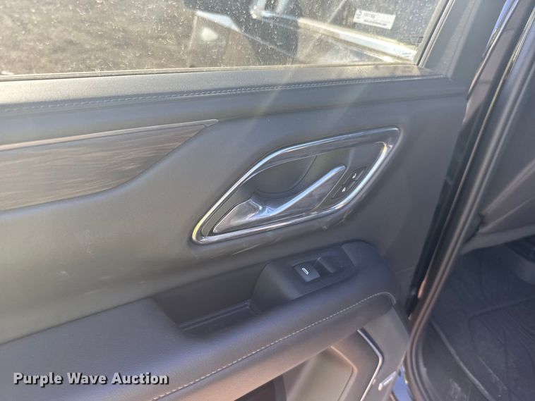 image for item YA0942 2023 Chevrolet Suburban SUV