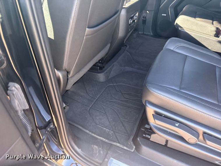 image for item YA0942 2023 Chevrolet Suburban SUV