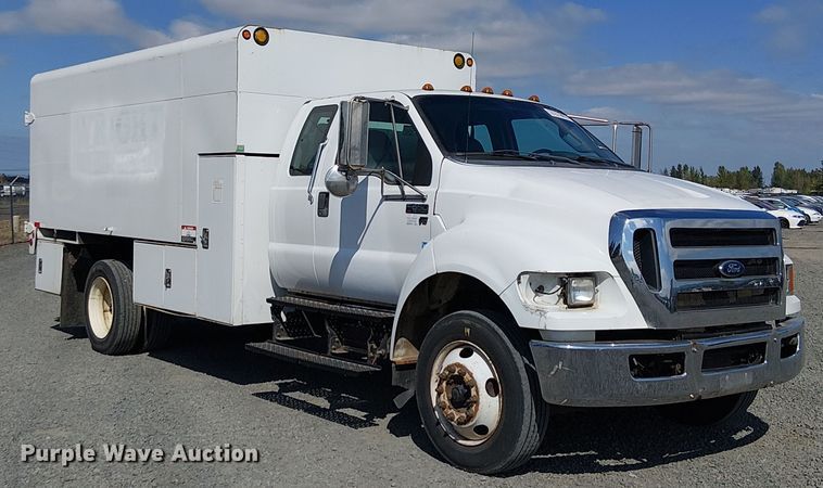 image for item YA1108 2013 Ford F650 Super Duty chipper truck