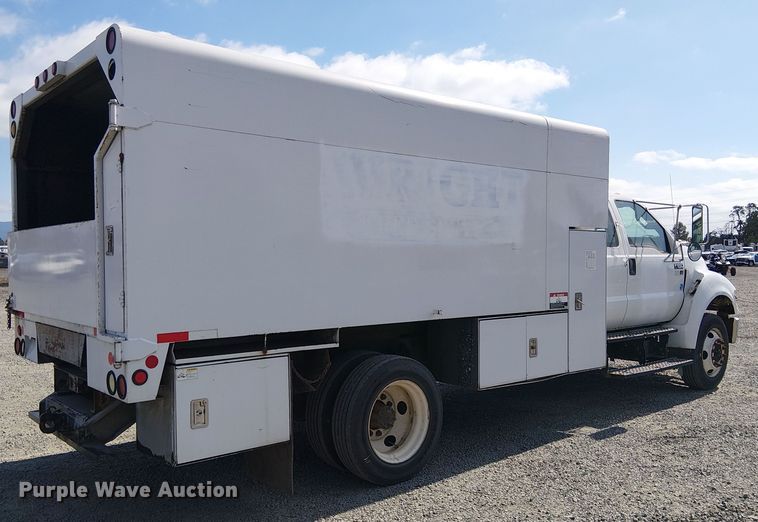 image for item YA1108 2013 Ford F650 Super Duty chipper truck