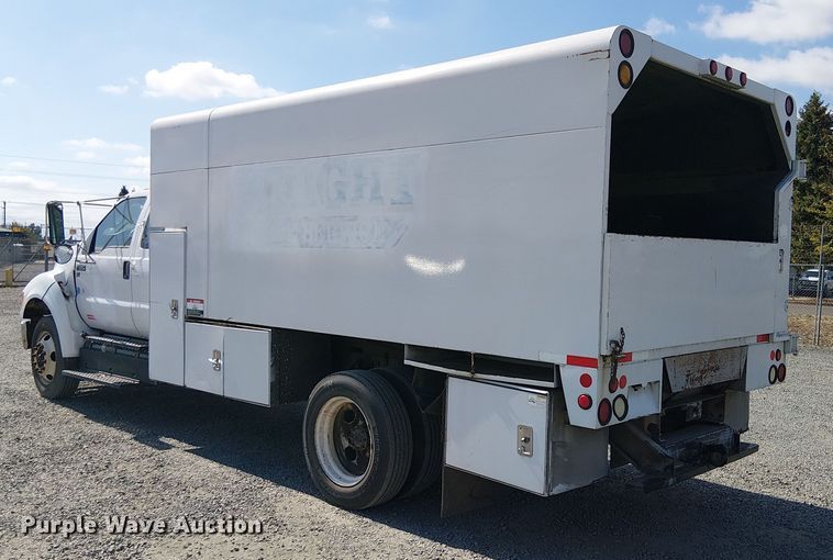 image for item YA1108 2013 Ford F650 Super Duty chipper truck