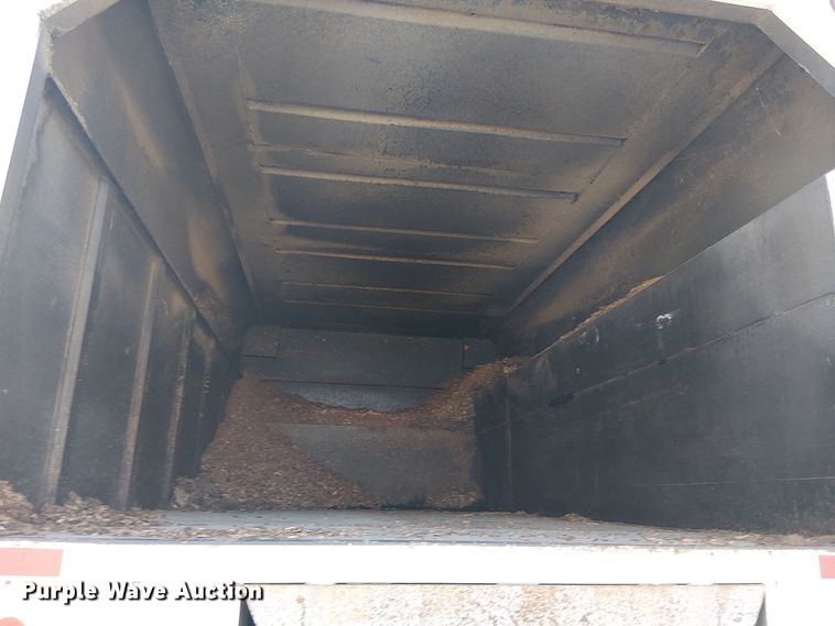 image for item YA1108 2013 Ford F650 Super Duty chipper truck