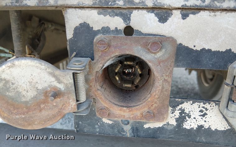 image for item YA1108 2013 Ford F650 Super Duty chipper truck