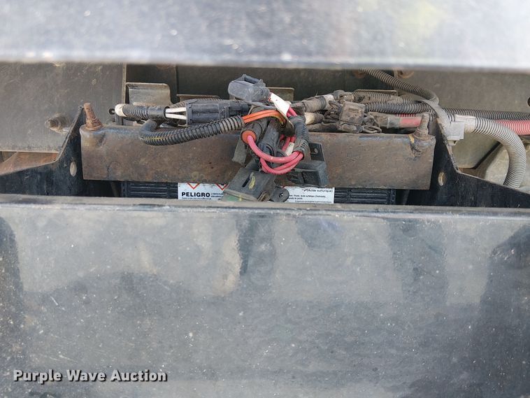 image for item YA1108 2013 Ford F650 Super Duty chipper truck