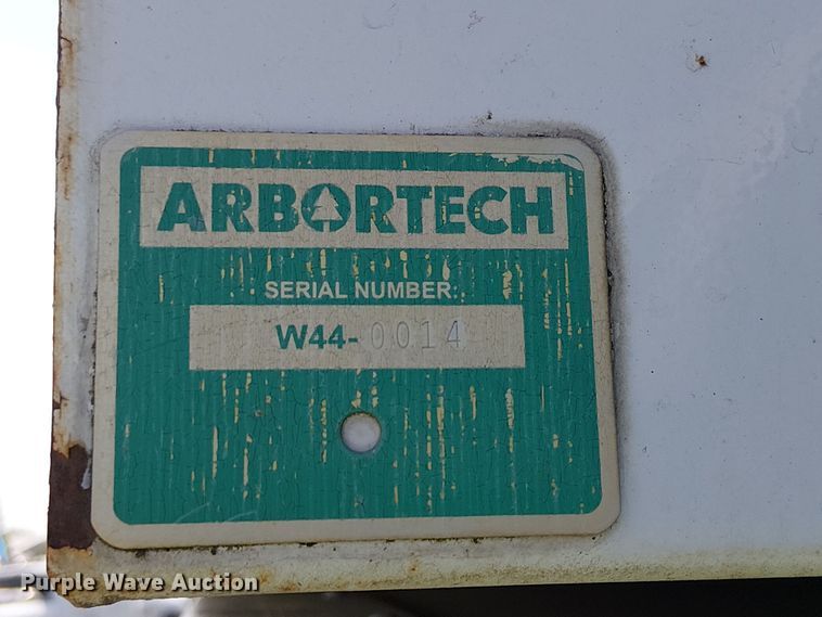 image for item YA1108 2013 Ford F650 Super Duty chipper truck