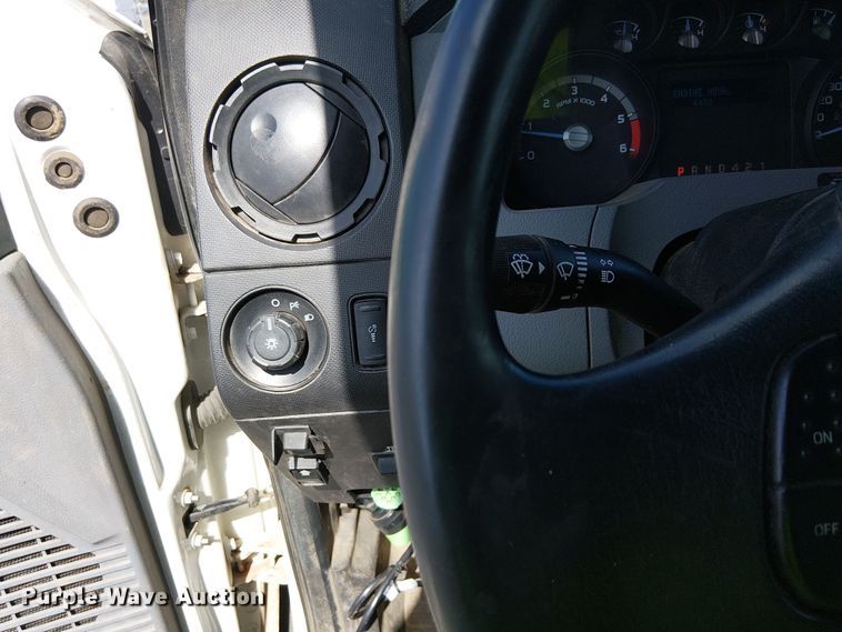 image for item YA1108 2013 Ford F650 Super Duty chipper truck