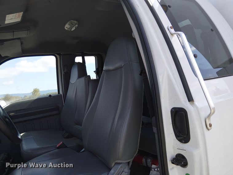 image for item YA1108 2013 Ford F650 Super Duty chipper truck