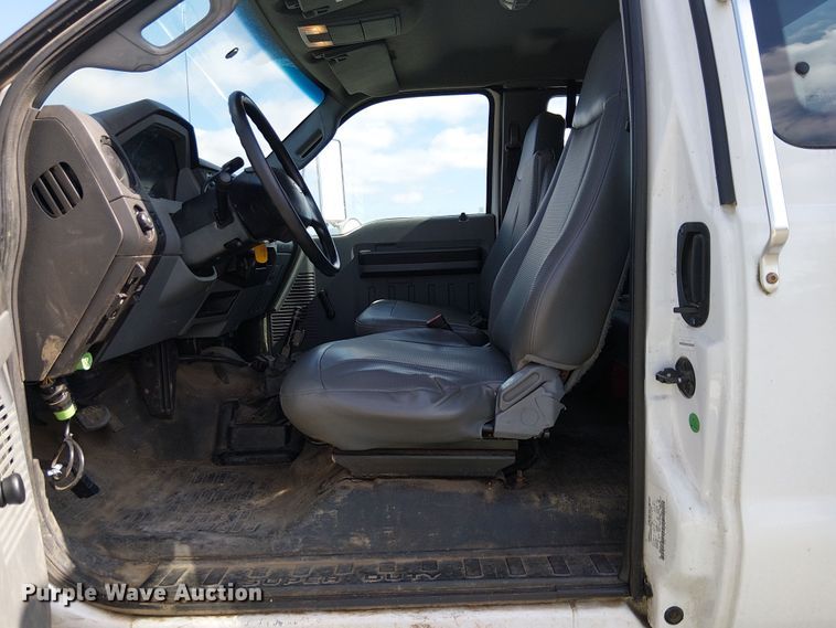 image for item YA1108 2013 Ford F650 Super Duty chipper truck