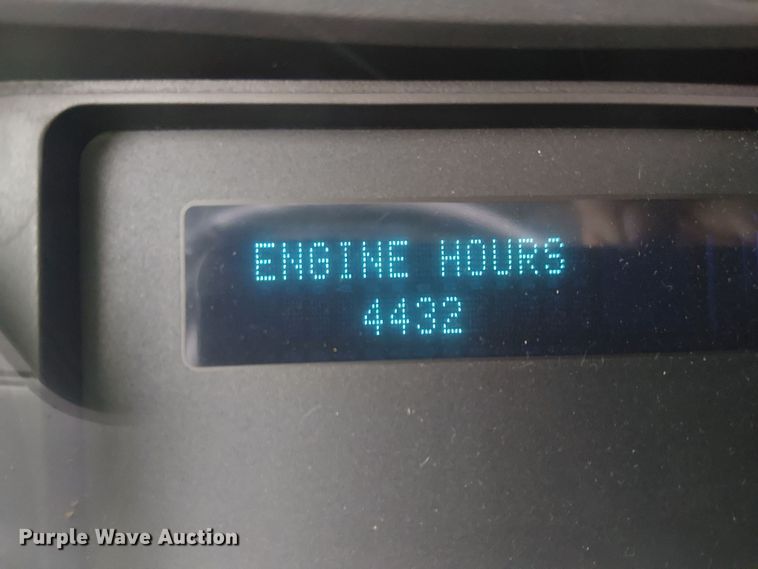 image for item YA1108 2013 Ford F650 Super Duty chipper truck