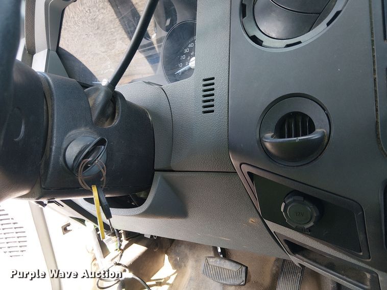 image for item YA1108 2013 Ford F650 Super Duty chipper truck