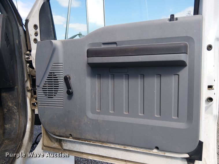 image for item YA1108 2013 Ford F650 Super Duty chipper truck