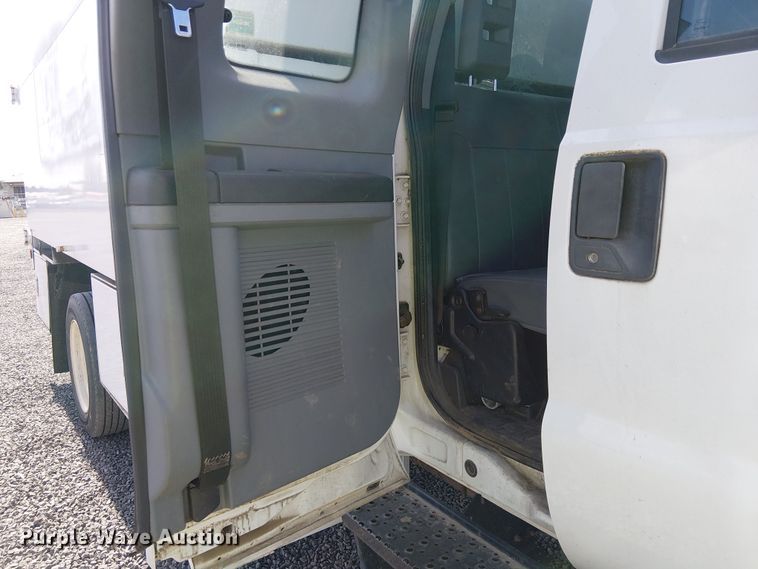 image for item YA1108 2013 Ford F650 Super Duty chipper truck