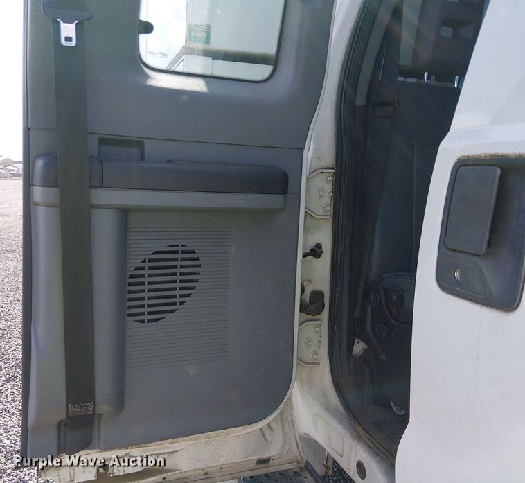 image for item YA1108 2013 Ford F650 Super Duty chipper truck