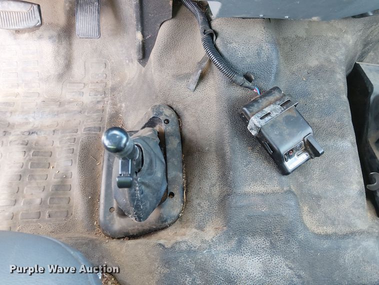 image for item YA1108 2013 Ford F650 Super Duty chipper truck