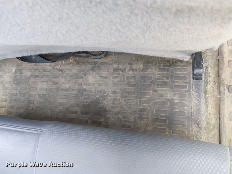 image for item YA1108 2013 Ford F650 Super Duty chipper truck