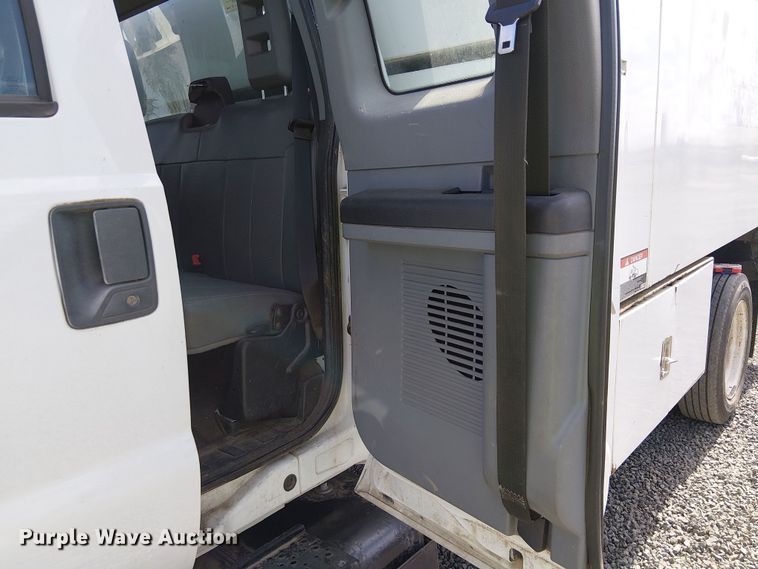 image for item YA1108 2013 Ford F650 Super Duty chipper truck