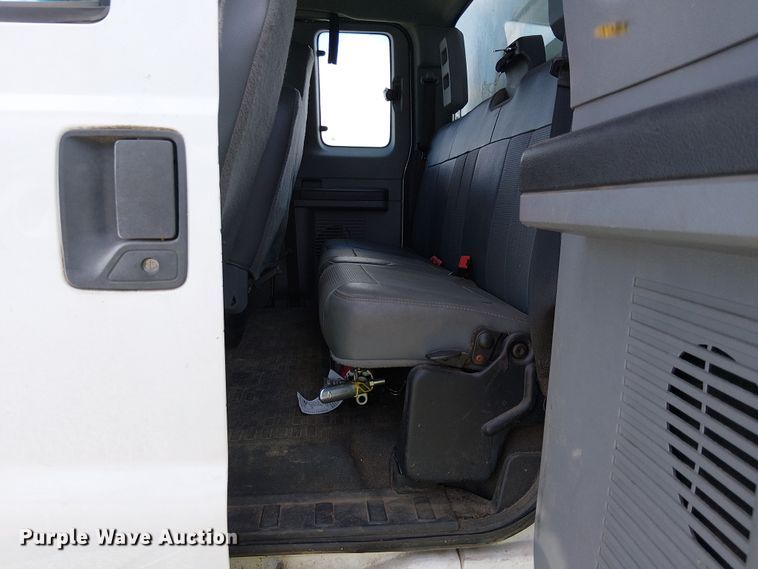 image for item YA1108 2013 Ford F650 Super Duty chipper truck