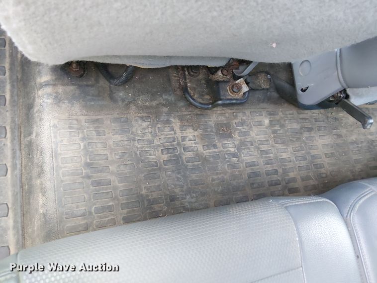 image for item YA1108 2013 Ford F650 Super Duty chipper truck