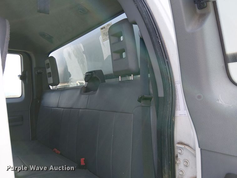 image for item YA1108 2013 Ford F650 Super Duty chipper truck