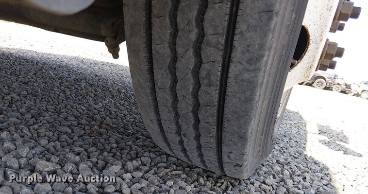 image for item YA1108 2013 Ford F650 Super Duty chipper truck