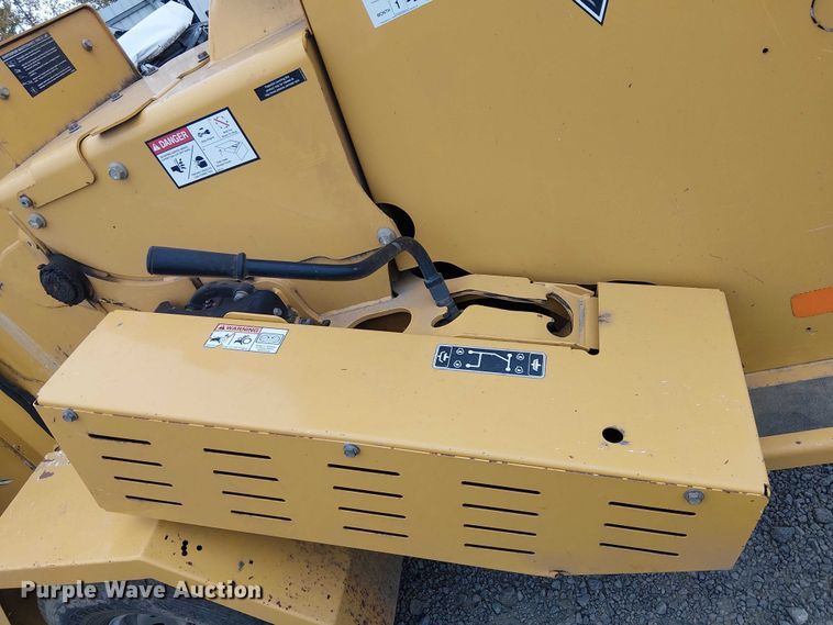 image for item YA1109 2017 Vermeer BC1000XL wood chipper