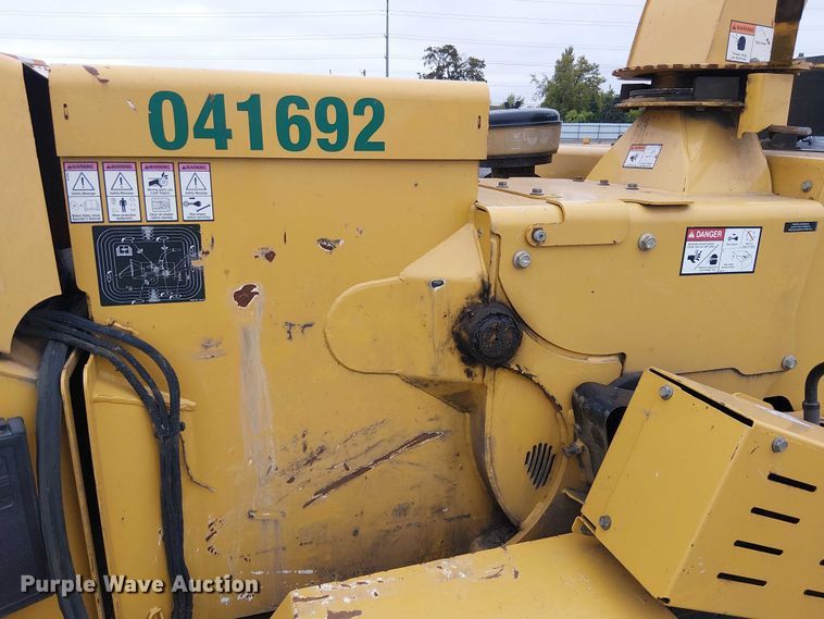 image for item YA1109 2017 Vermeer BC1000XL wood chipper