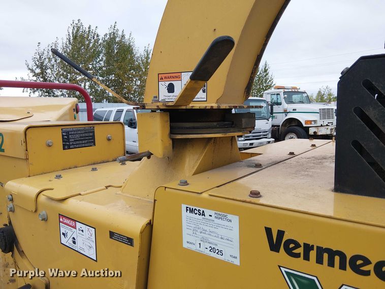 image for item YA1109 2017 Vermeer BC1000XL wood chipper