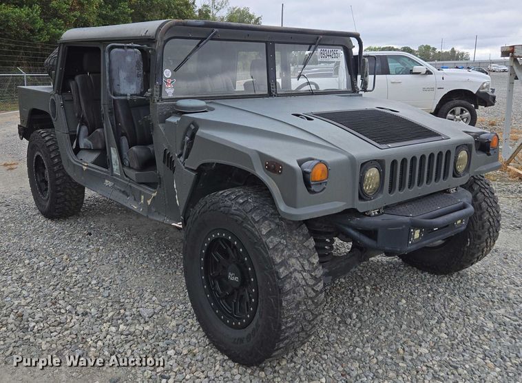 image for item YA1148 1986 AM General M998 Humvee SUV