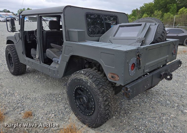 image for item YA1148 1986 AM General M998 Humvee SUV