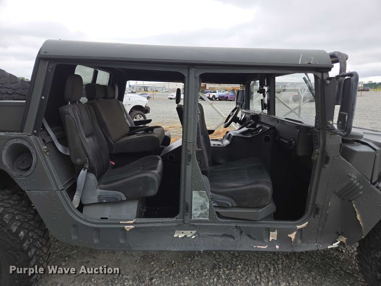 image for item YA1148 1986 AM General M998 Humvee SUV