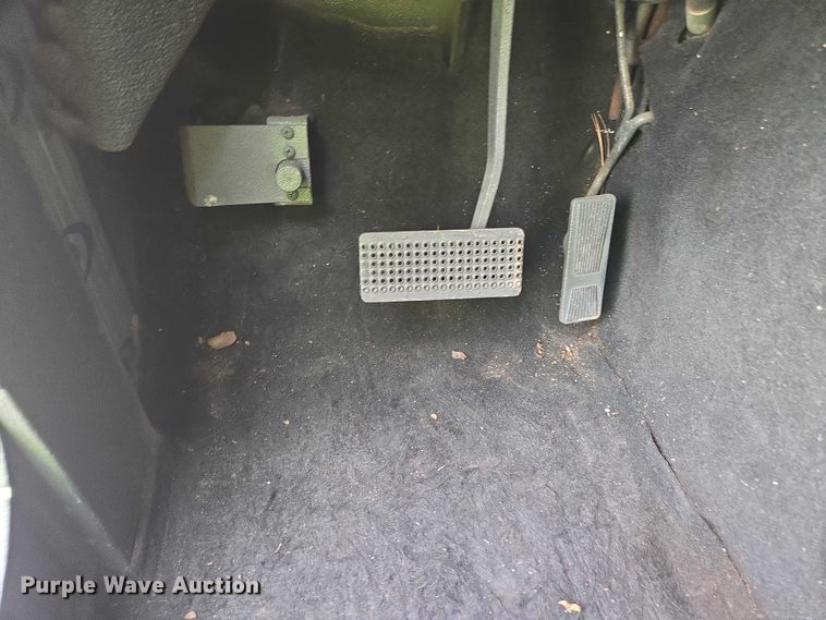 image for item YA1148 1986 AM General M998 Humvee SUV