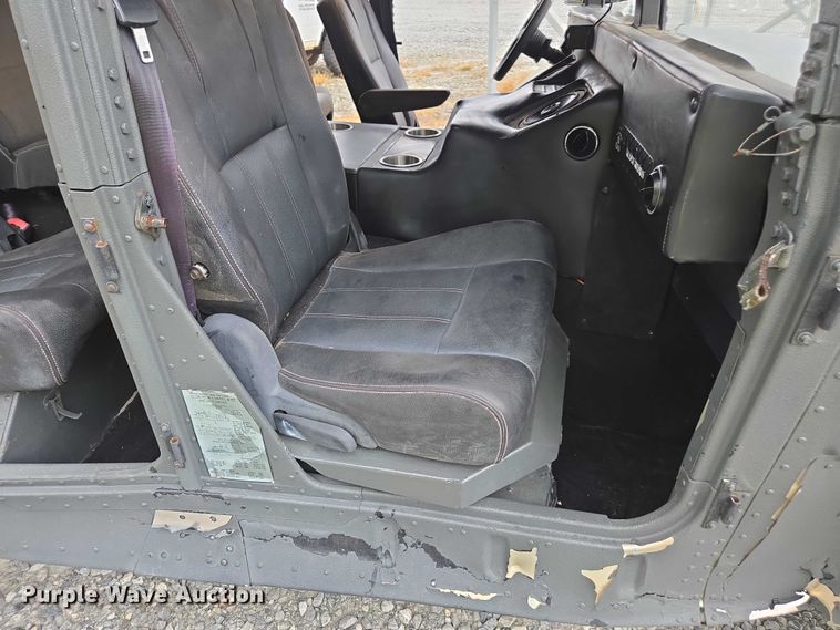 image for item YA1148 1986 AM General M998 Humvee SUV