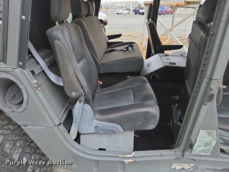 image for item YA1148 1986 AM General M998 Humvee SUV