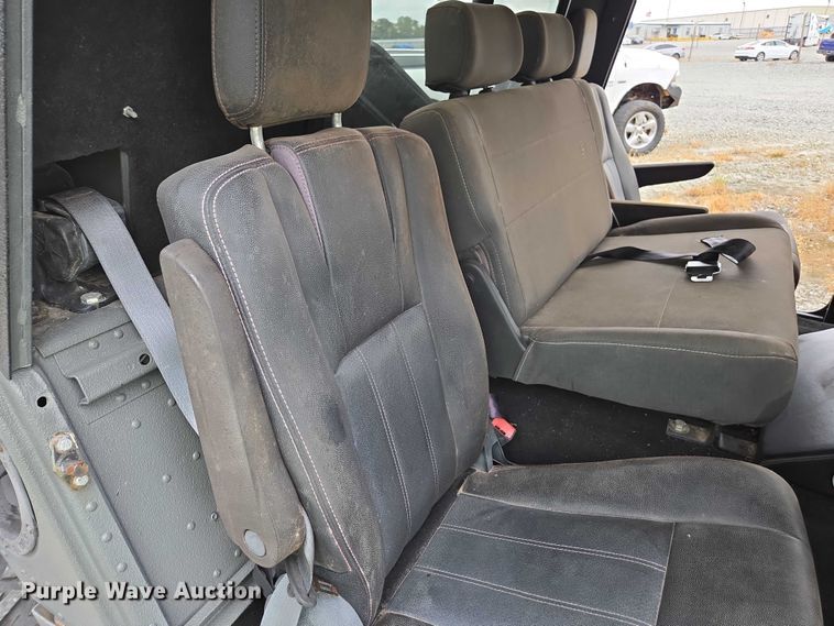 image for item YA1148 1986 AM General M998 Humvee SUV