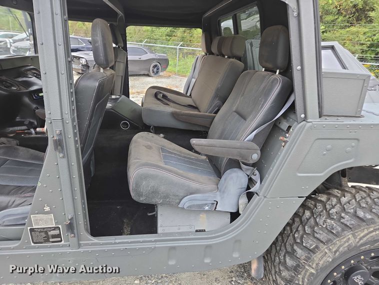 image for item YA1148 1986 AM General M998 Humvee SUV