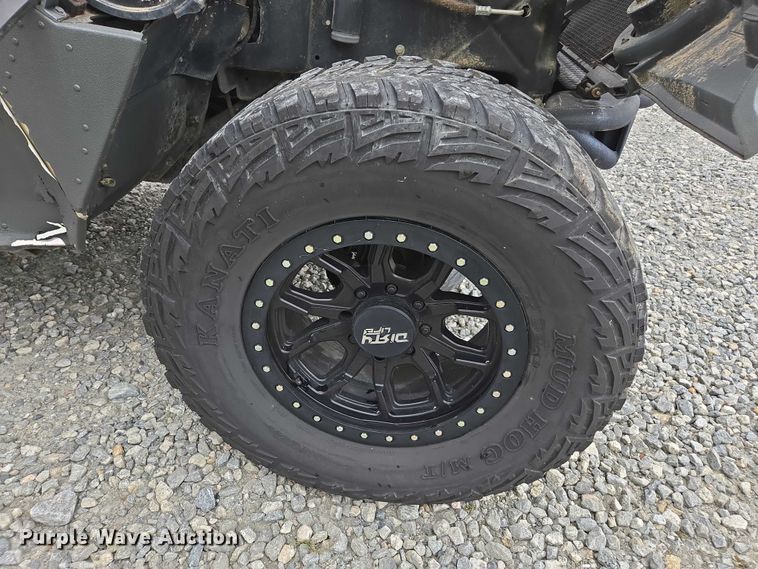 image for item YA1148 1986 AM General M998 Humvee SUV