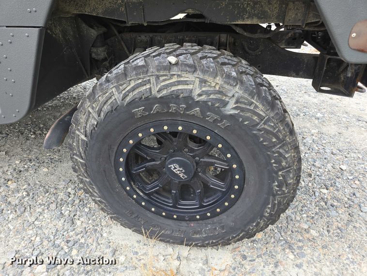 image for item YA1148 1986 AM General M998 Humvee SUV