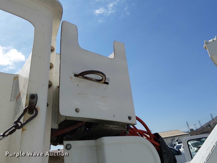 image for item YA1157 2016 Ford F550 Super Duty bucket truck