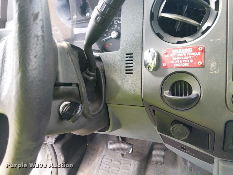 image for item YA1157 2016 Ford F550 Super Duty bucket truck