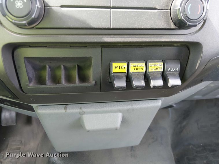 image for item YA1157 2016 Ford F550 Super Duty bucket truck