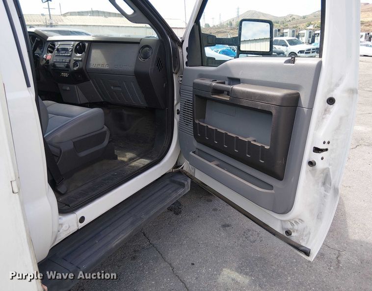 image for item YA1157 2016 Ford F550 Super Duty bucket truck