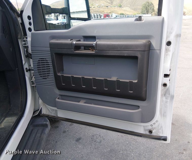 image for item YA1157 2016 Ford F550 Super Duty bucket truck