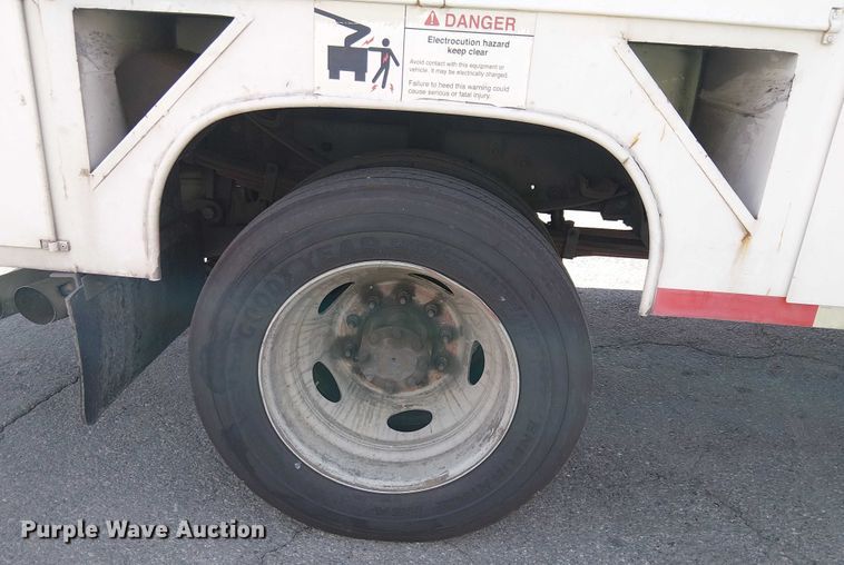 image for item YA1157 2016 Ford F550 Super Duty bucket truck