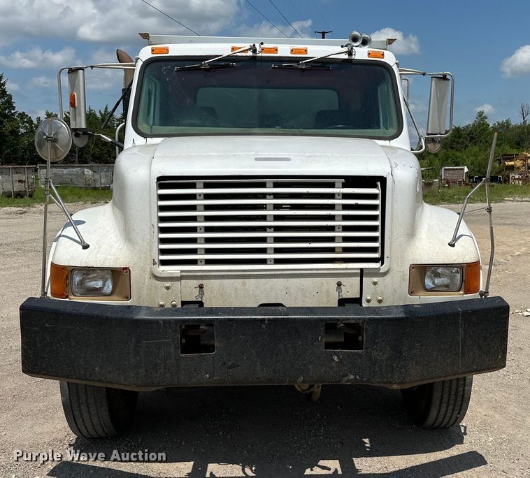 image for item DF8598 1999 International 4900 dump truck