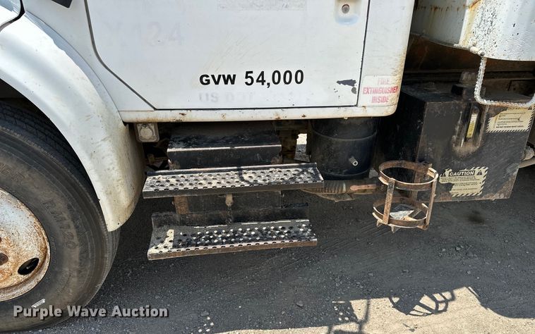 image for item DF8598 1999 International 4900 dump truck