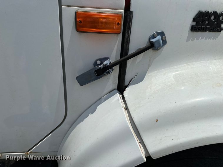 image for item DF8598 1999 International 4900 dump truck