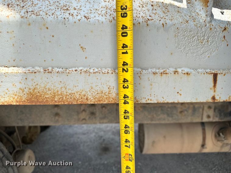 image for item DF8598 1999 International 4900 dump truck