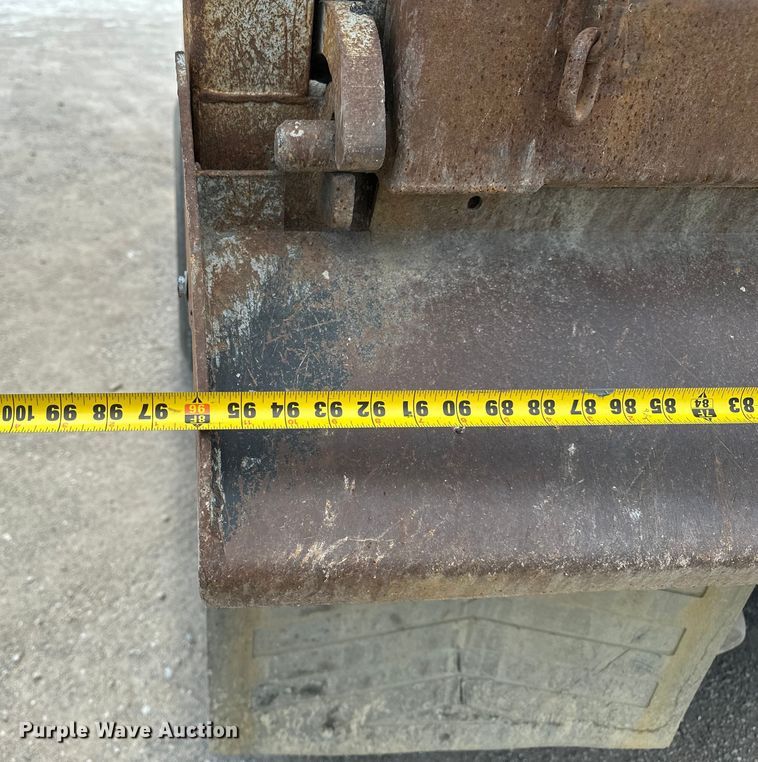 image for item DF8598 1999 International 4900 dump truck