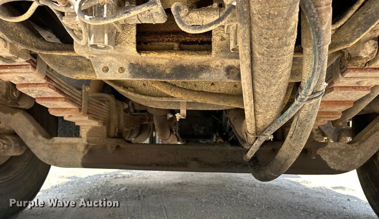 image for item DF8598 1999 International 4900 dump truck