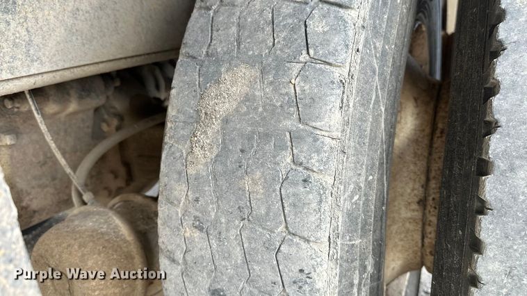 image for item DF8598 1999 International 4900 dump truck